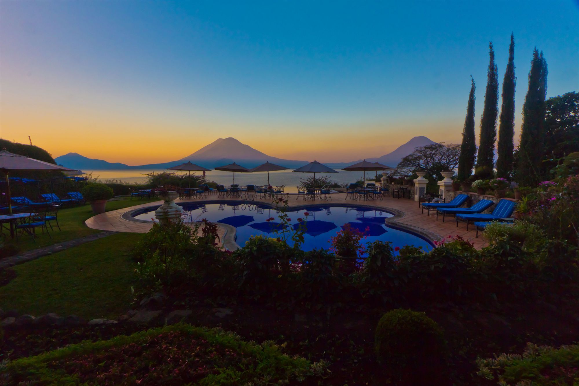 Hotel Atitlan Panajachel Exterior photo